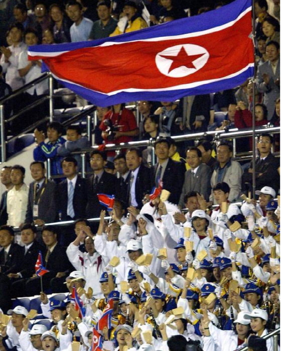 지난 2002 부산 아시안게임 때 한국을 방문했던 북한 응원단