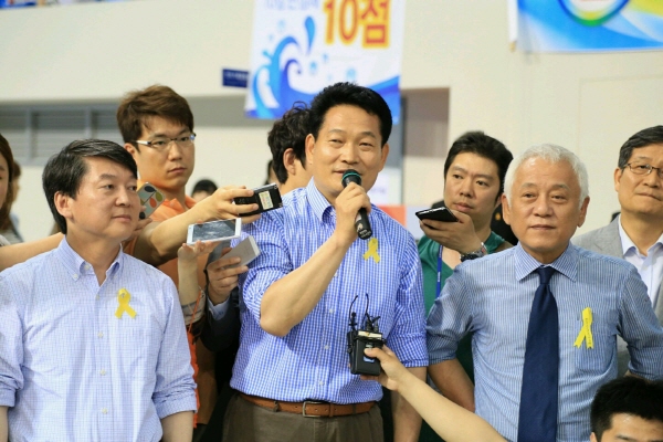 공식선거운동 첫 주말, 안철수 김한길대표가 인천 문학경기장등을 방문하여 송영길 후보 지원전을 펼쳤다.