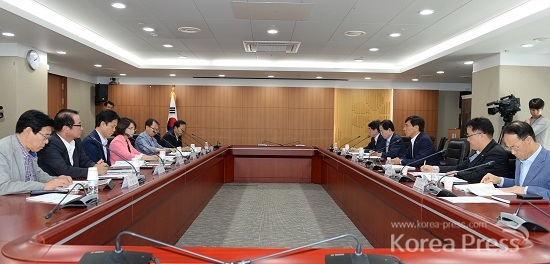 충남도 규제개혁위원회 회의 모습