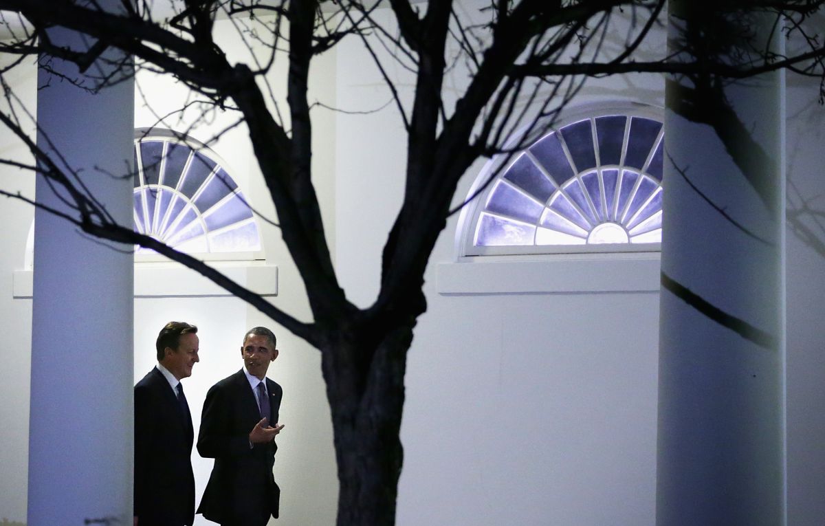 지난 15일(현지시간) 백악관에서 데이비드 캐머런 영국 총리와 버락 오바마 미국 대통령이 대화를 나누고 있다. (출처: Getty Image)