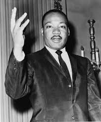 20세기 중반 미국의 흑인 인권운동가로 활약한 마틴 루터 킹 목사의 당시 모습