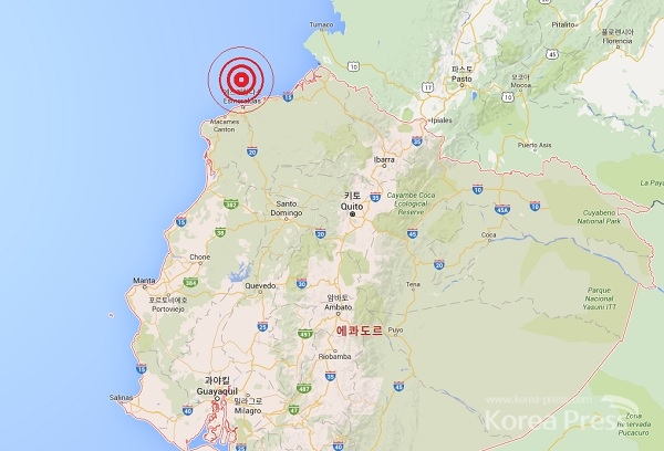 에콰도르 지진이 또다시 발생했다. 20일 미국 지질조사국(USGS)에 따르면 이번 지진은 에콰도르 북부 항구 도시 무이스네에서 서쪽으로 25㎞, 수도 키토에서는 서북서 방향 214㎞ 떨어진 해저에서 강도 6.1 규모로 발생했다. 지도는 구글지도를 인용했다.