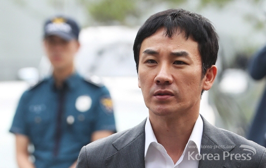마사지업소 여종업원을 성폭행한 혐의로 피소된 영화배우 엄태웅(42)은 성폭행이 아닌 성매매를 한 것으로 경찰 조사결과 드러났다.