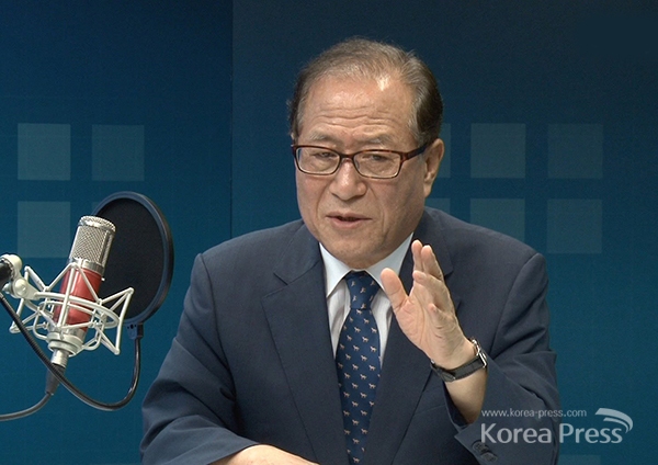 정세현 전 통일부장관이 31일 CBS 라디오 김현정의 뉴스쇼와 JTBC 뉴스룸에 출연해서 북한 ICBM 발사에 대한 한반도 종합적인 외교 문제를 분석했다.