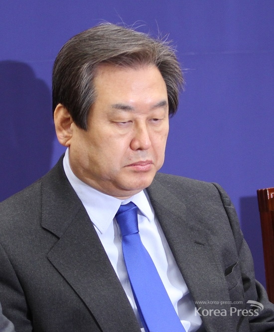 김무성 자유한국당 의원에 대한 의혹이 또 불거졌다. 이번엔 김무성 의원이 피감기관 돈으로 해외 여행을 다녀왔다는 거다.